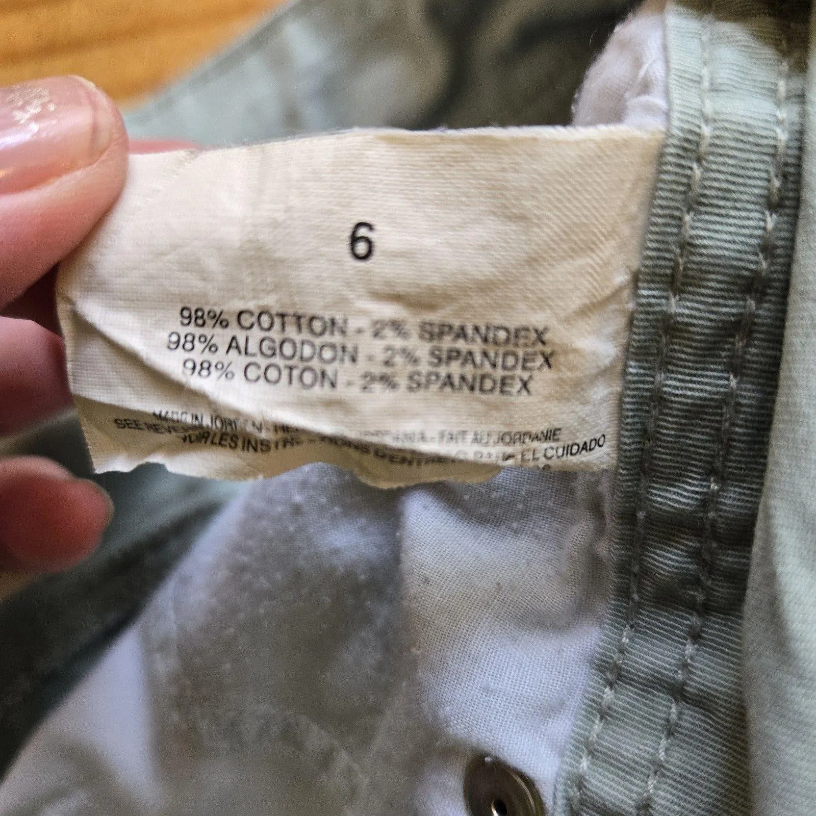 Bandolino Women’s Cargo Bermuda Shorts Sz 6 Green Button Side Roll Up Utility - Image 7