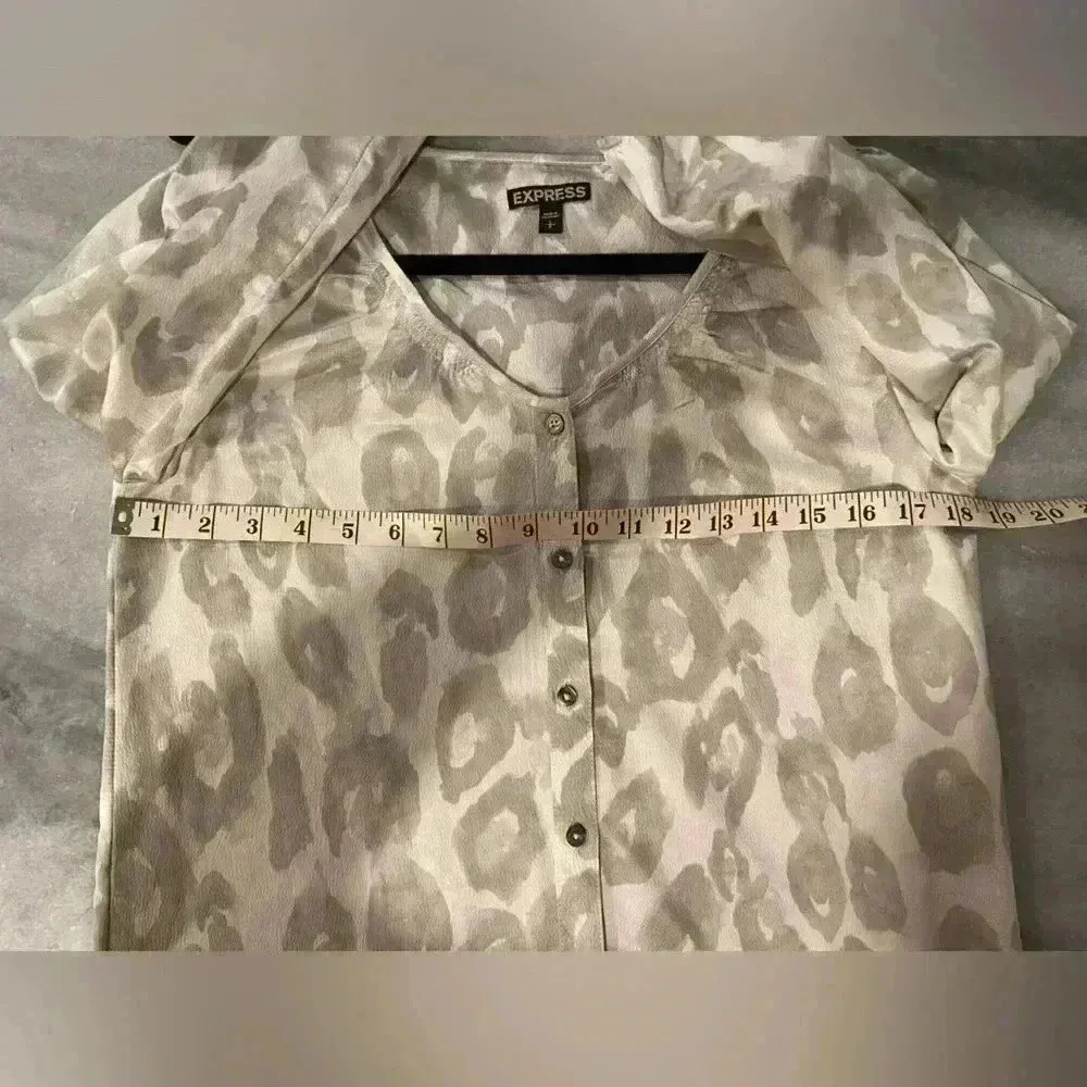 Express Lightweight Button Front V Neck Animal Print Neutral Mini Dress size S - Image 3