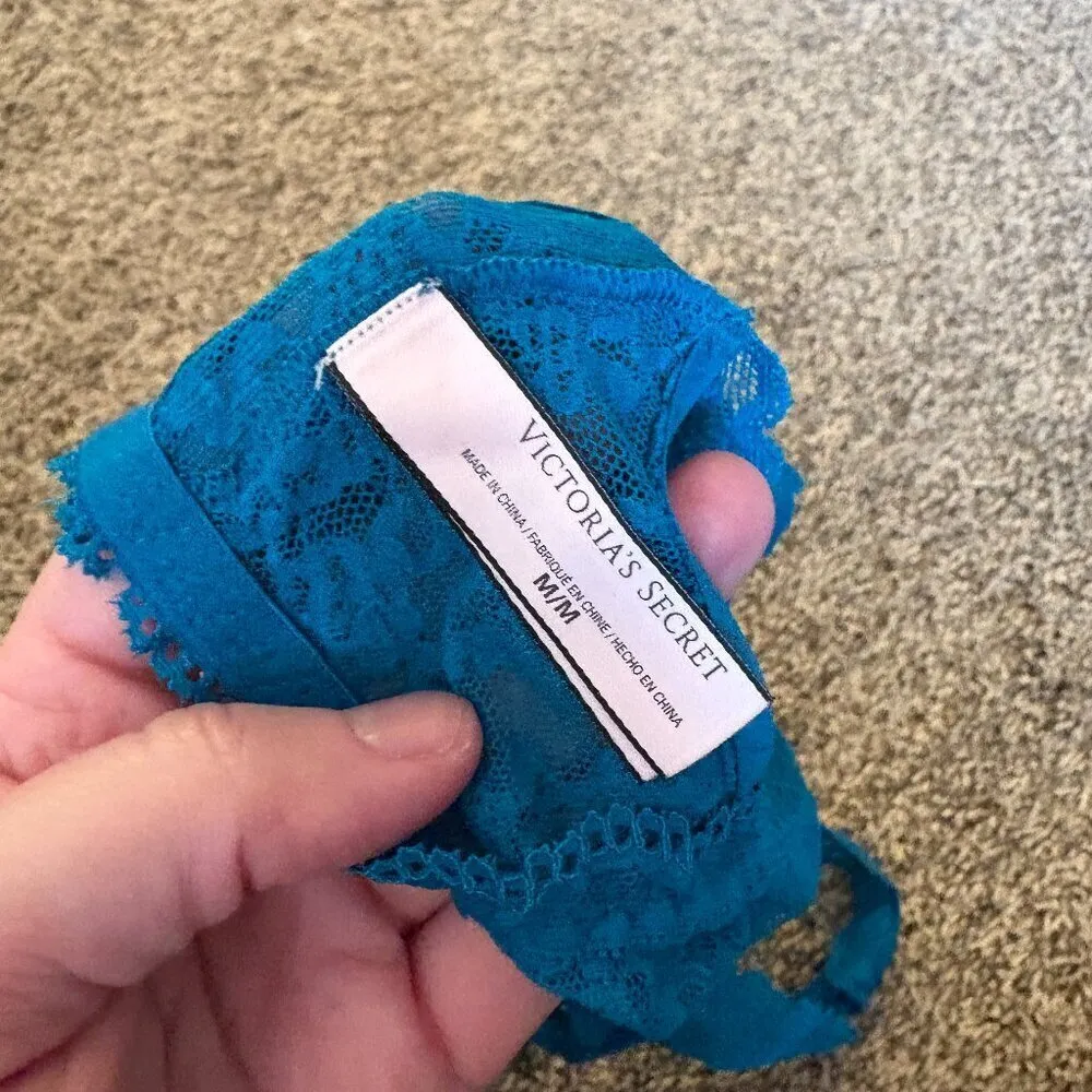 Victoria's Secret bright blue lacy bralette - Image 3