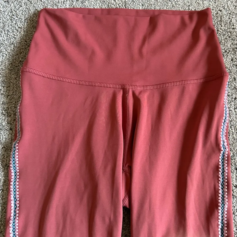 Nike Yoga Dri-Fit Rust Pink Crochet Edge High Waisted 7/8 Leggings - Image 7