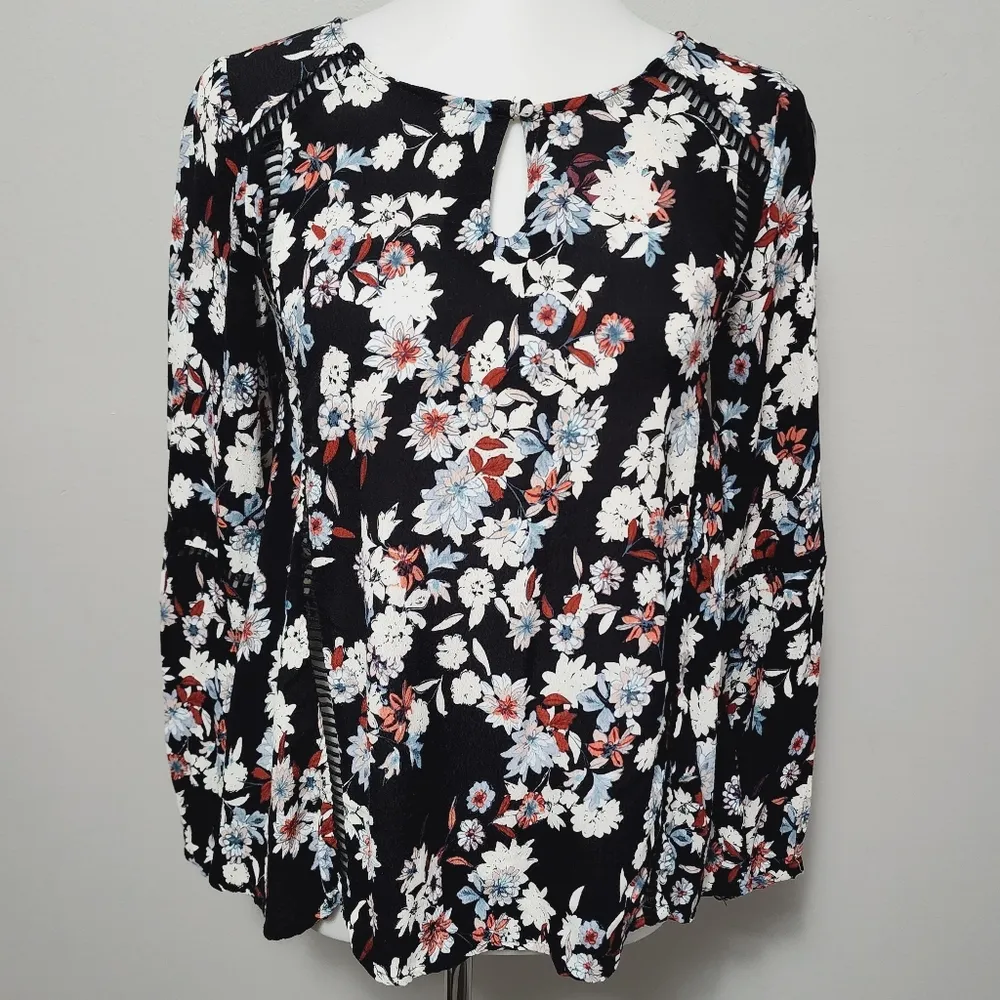Anthropologie Cupcakes & Cashmere Kingsley Black Floral Blouse Size XS - Image 2