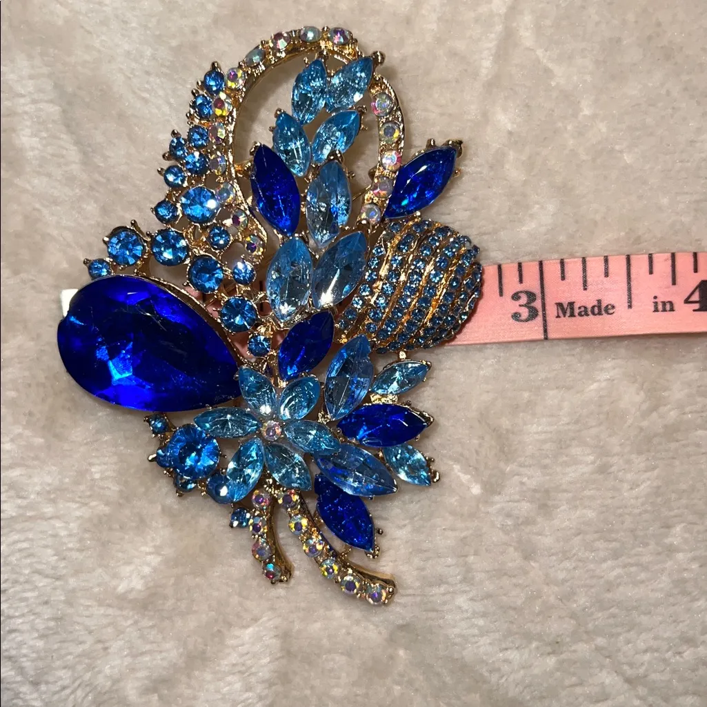 Elegant Blue and Gold Brooch - Image 4