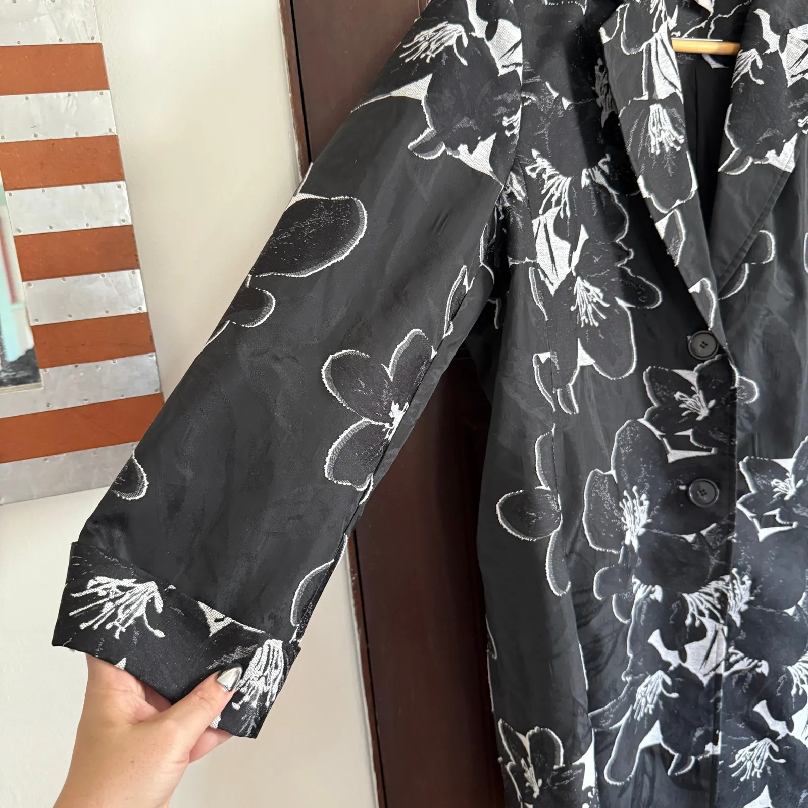 CHICO's Black and White Floral Jacquard Light Jacket | Chico's 3 / US Size 16-18 - Image 3