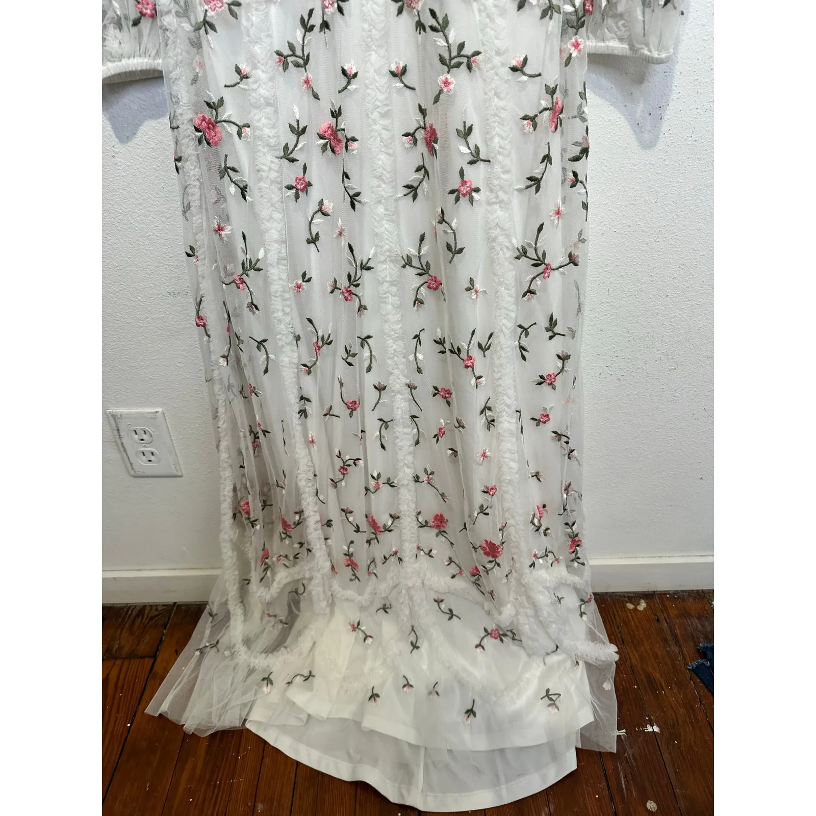 MAC DUGGAL White Floral Embroidered Mesh Sleeve Lace Up Back Dress size 6 NWT - Image 7