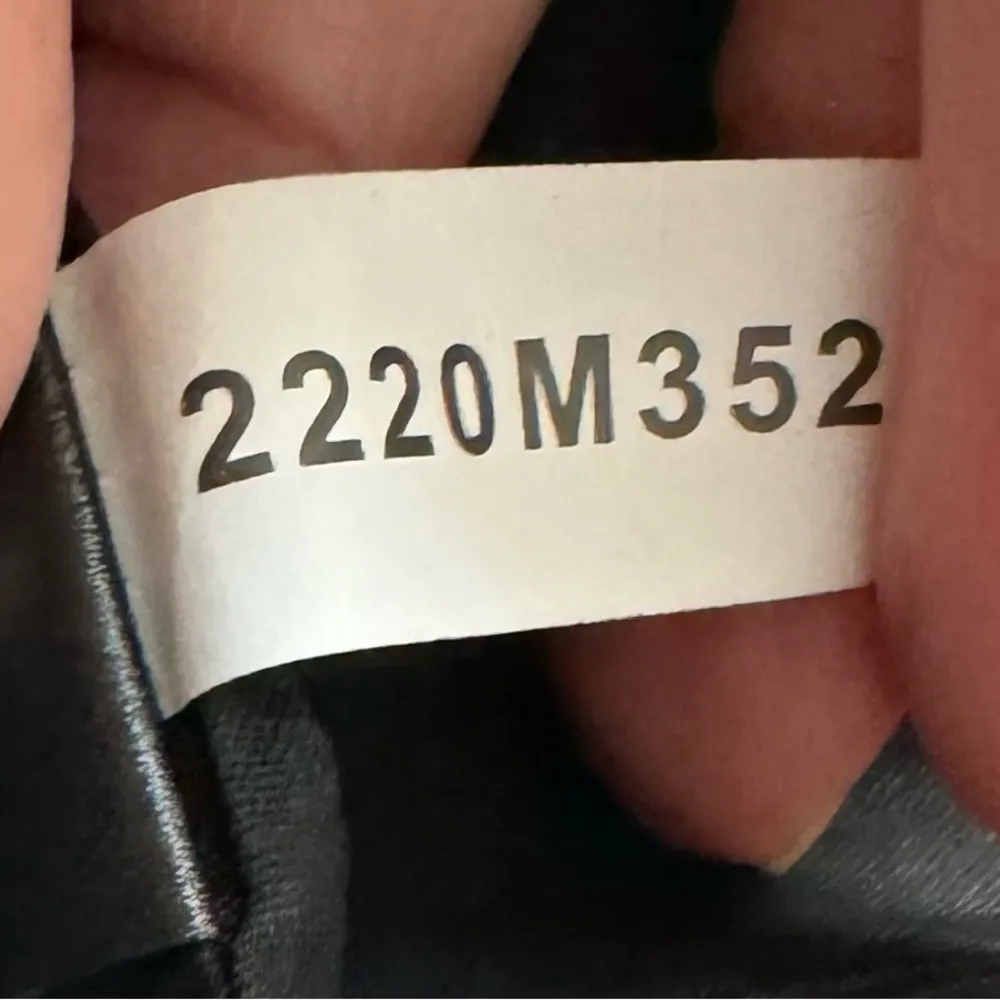 Tahari Arthur S. Levine geometric black structured exposed zipper dress, size 6 - Image 15