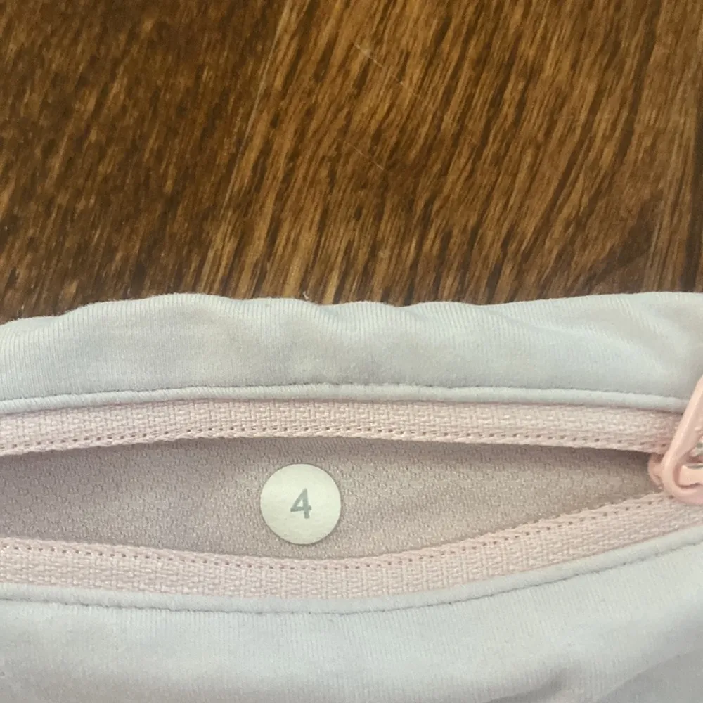 size 4, 2.5in, LULULEMON speed ups, miami pink and white, old color way. - Image 4