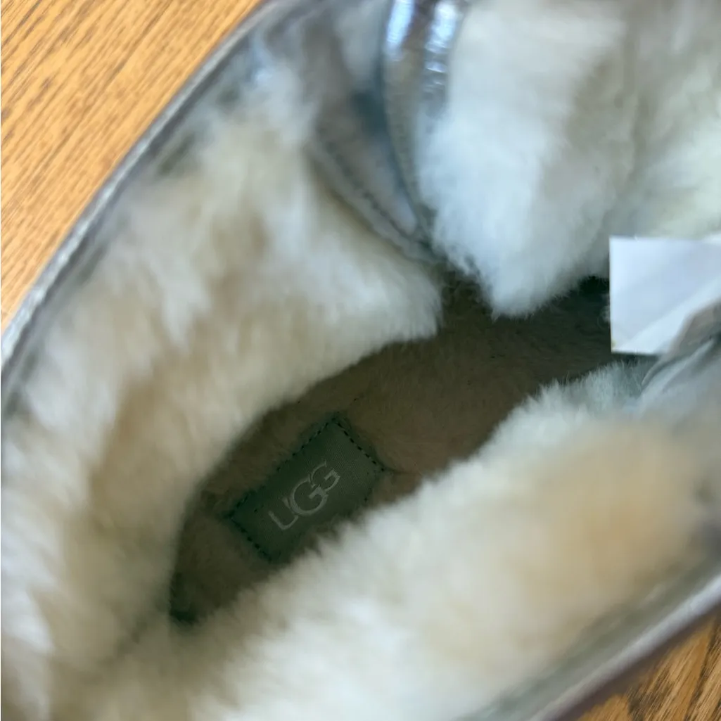 UGG metallic silver zip up Neumel Platform Boots size 9 - Image 9