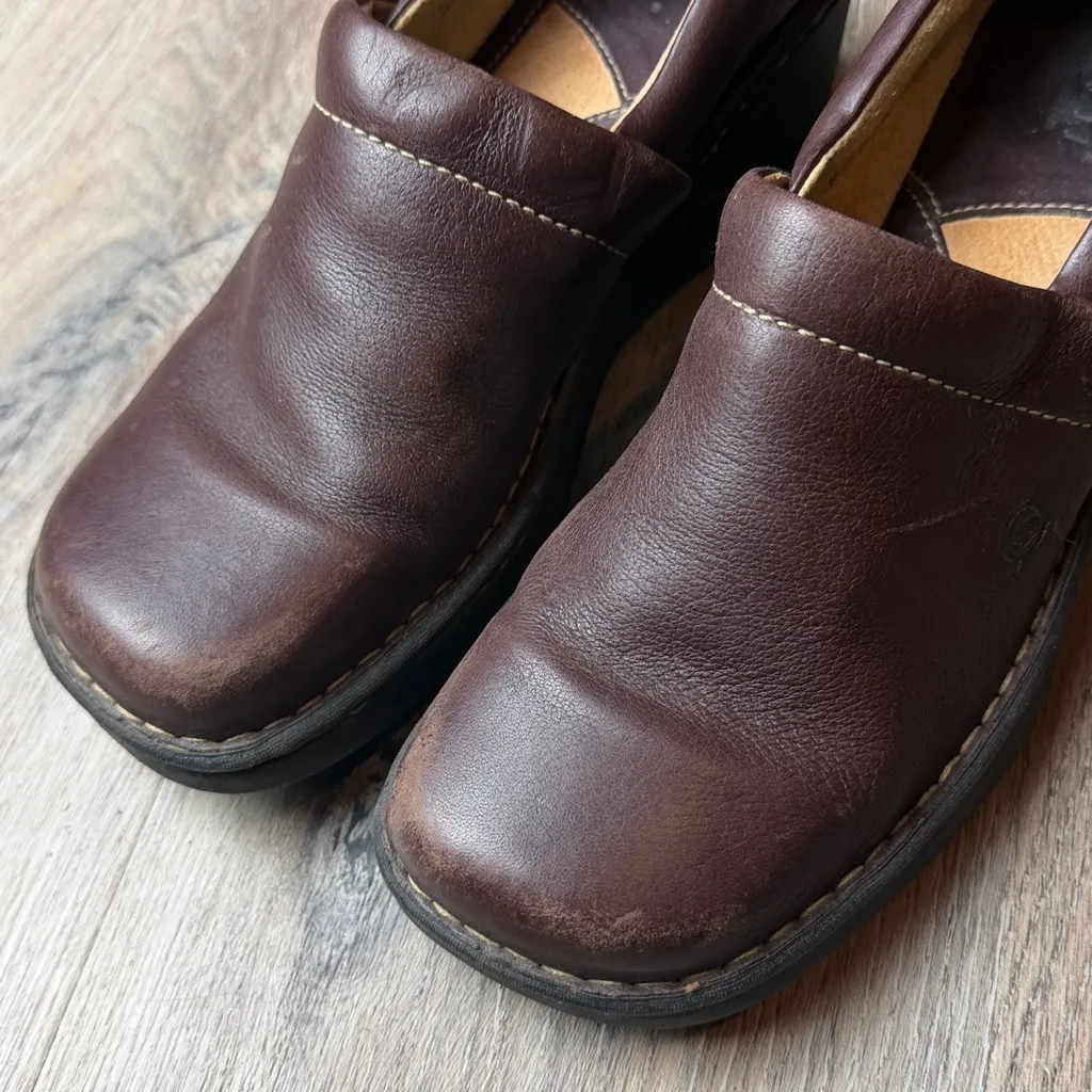 Born Toby Duo Brown Leather Clogs | Size 8 - Image 4