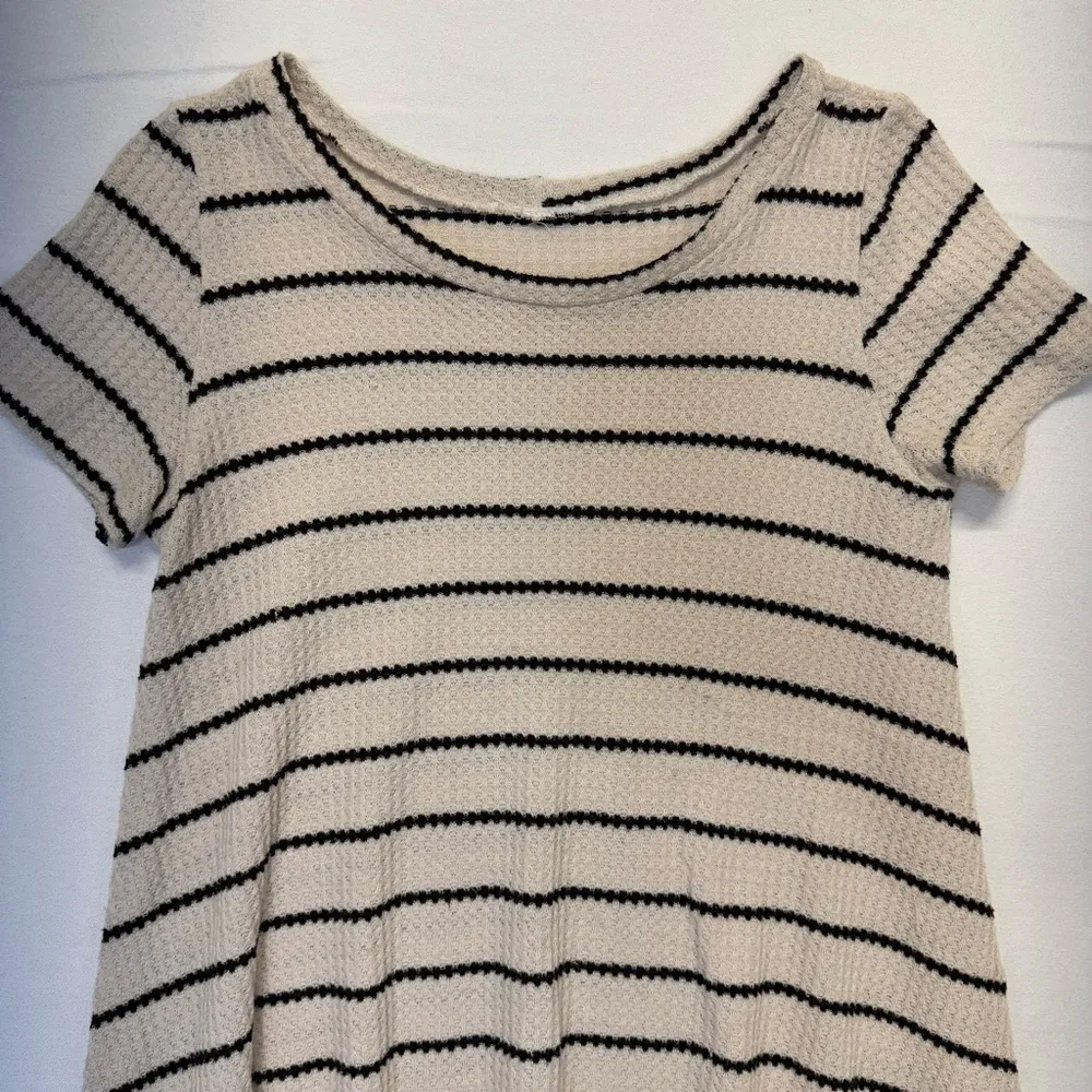Striped Knit Tunic short sleeve tan black stripes tee Women’s Size Medium - Image 4