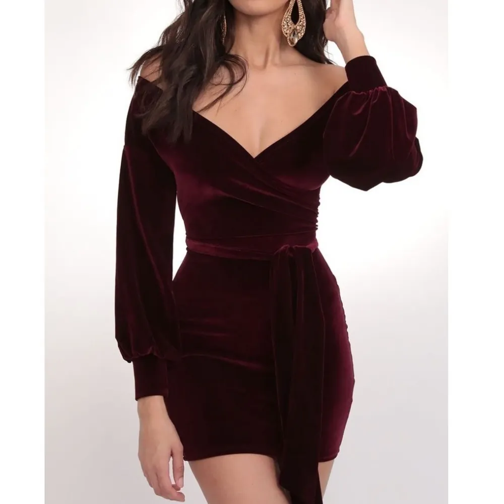 LUCY IN THE SKY Off The Shoulder Wine Velvet Dress - Image 8