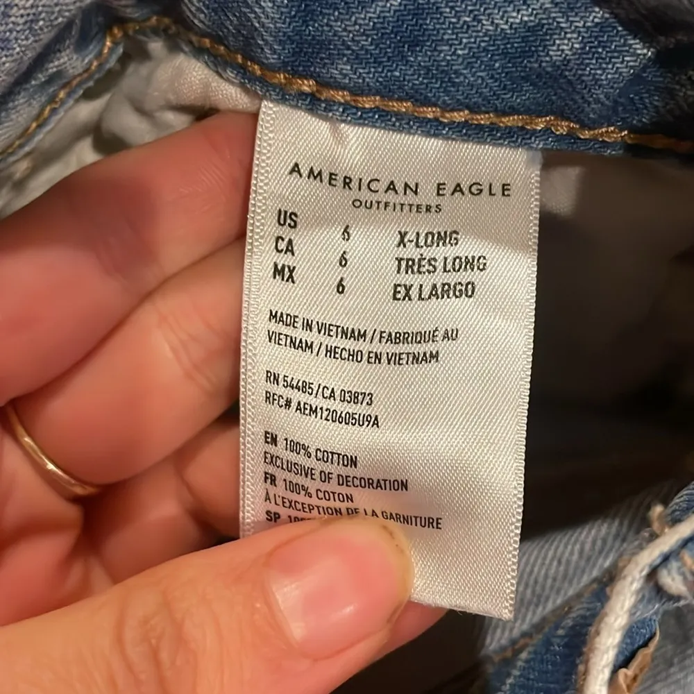 Womens American Eagle Ripe Mom Jeans - Image 4