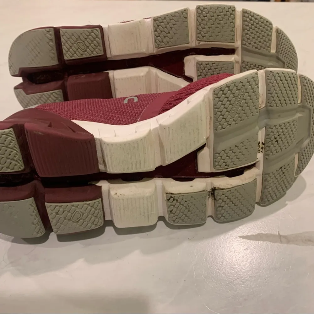 On Women’s Cloudflyer Magenta Mulberry Running Sneakers Cloud Shoe Training Pink Size 9.5 - Image 9