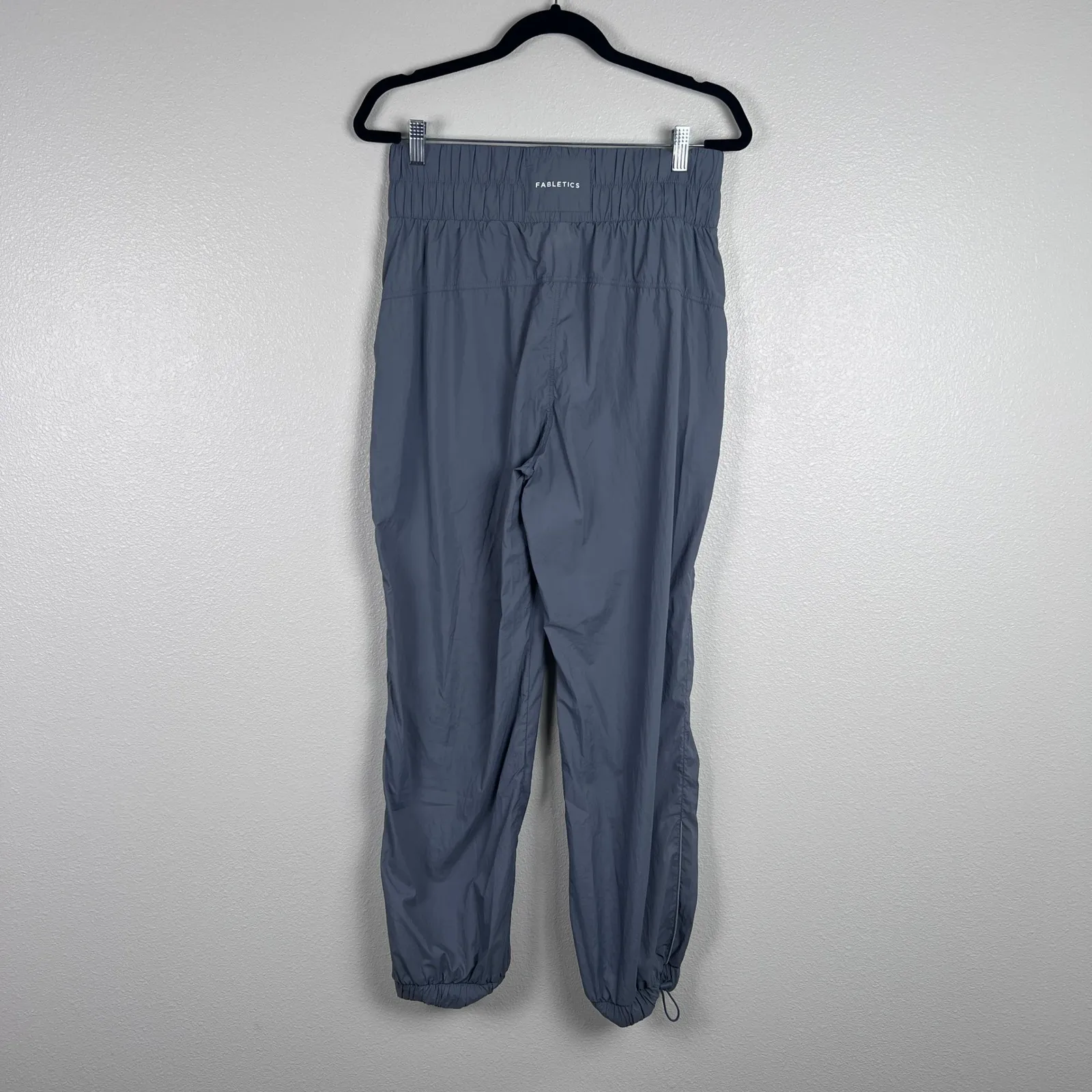 Fabletics Women's Ultra High Waisted Piped Nylon Pant Grey Sz M - Image 8