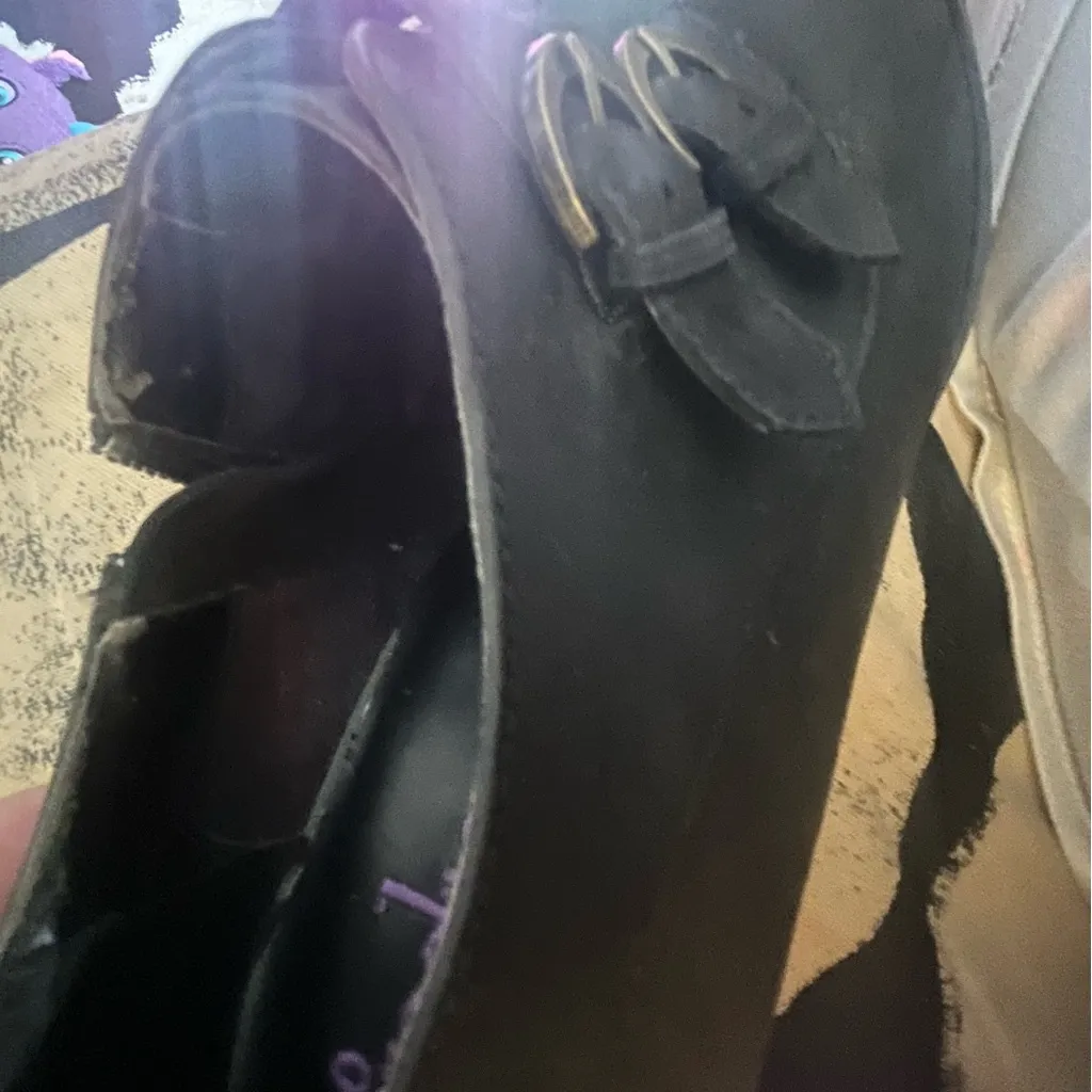 Clarks Black Heeled Boots with Classic Design - Image 11