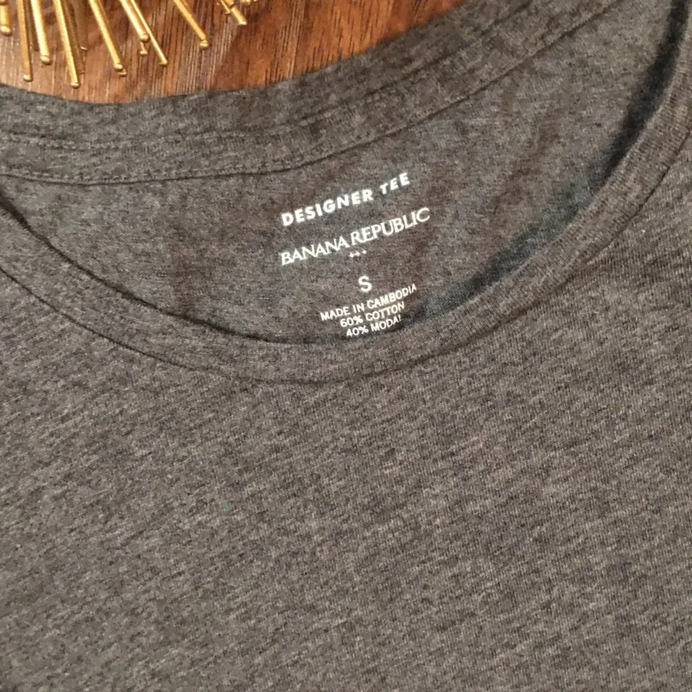 Banana Republic Factory Top Designer Ruffle Hem Round Neck Tee Shirt Gray - Image 5