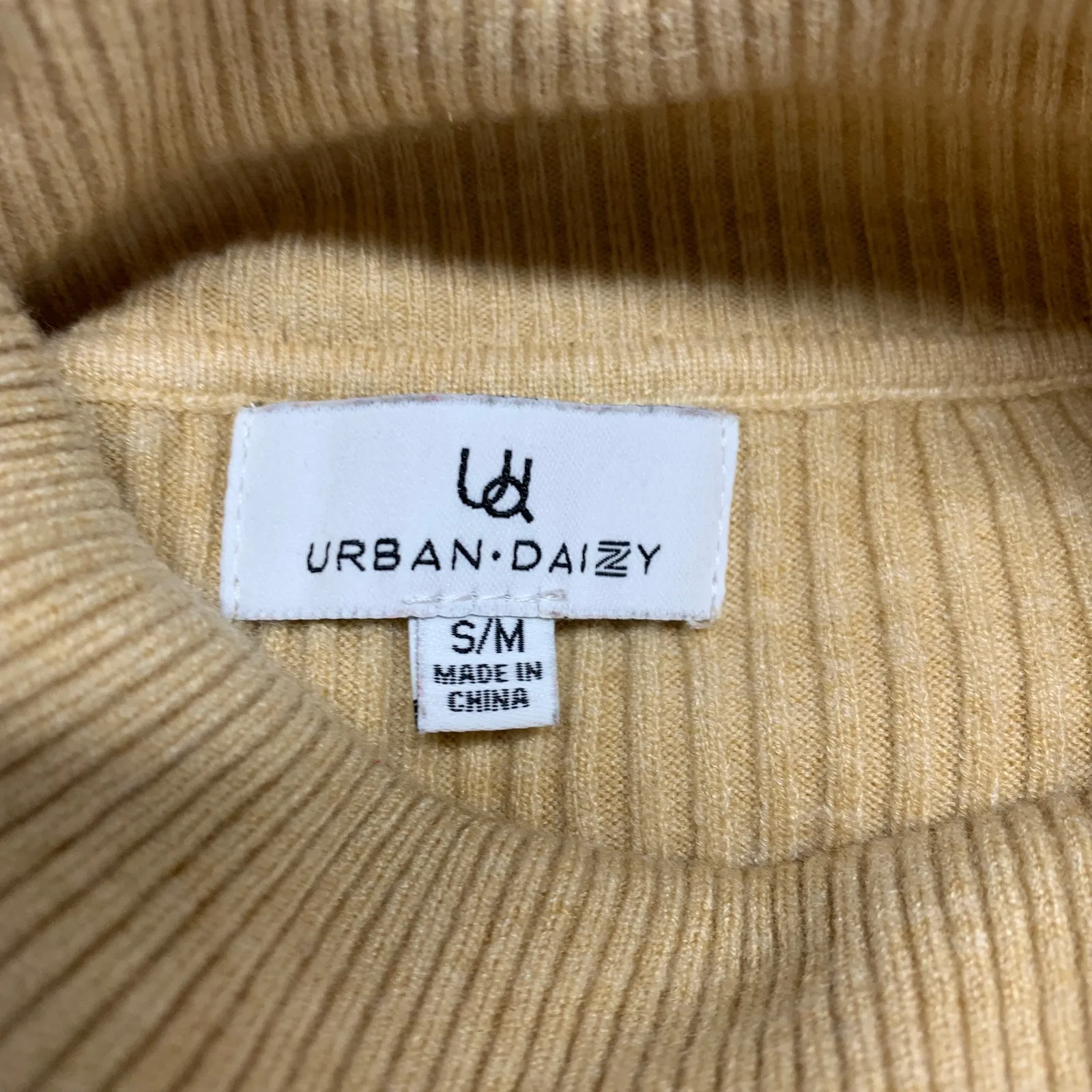 Tan Camel Turtleneck Shell Soft Sz Small Medium - Image 6