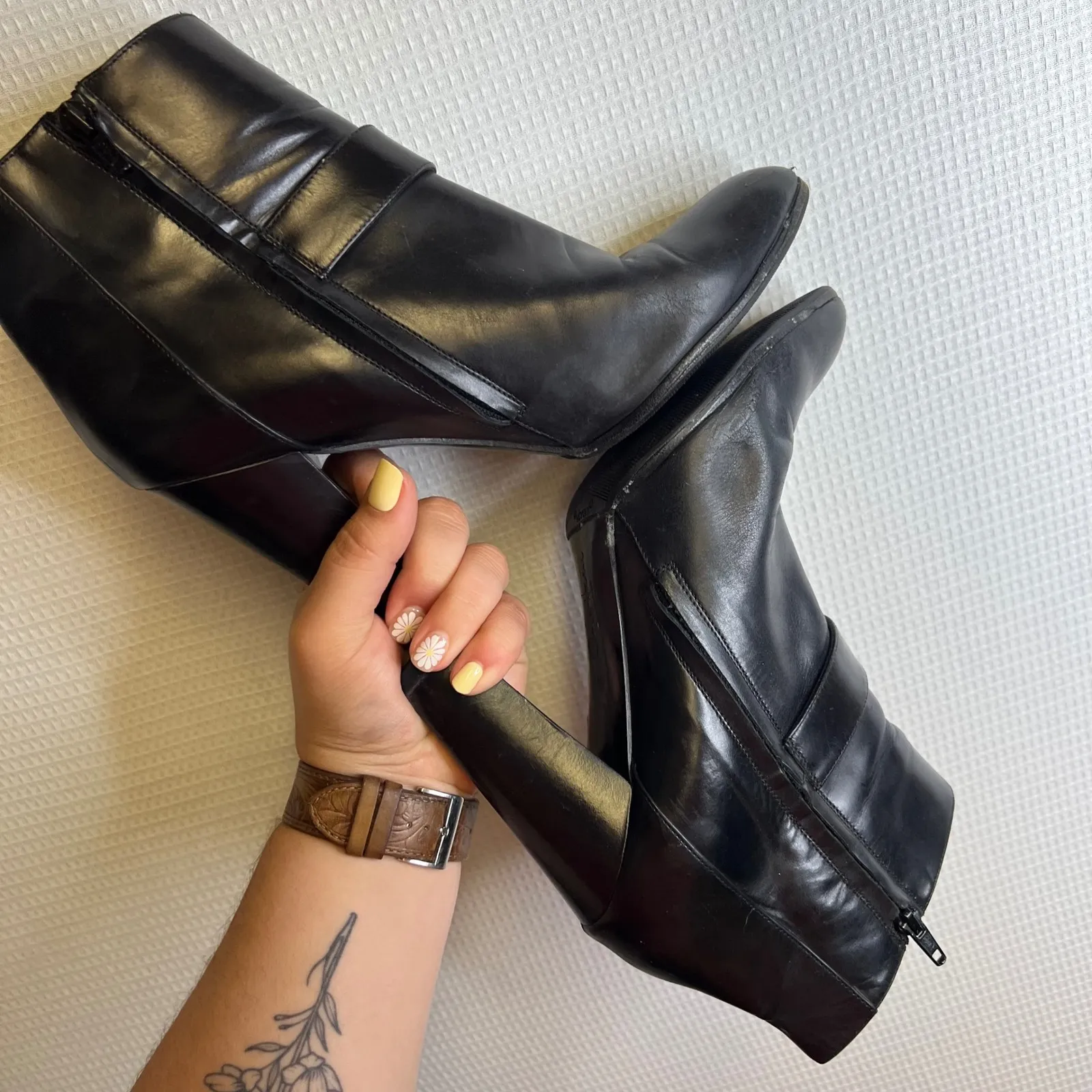 Cole Haan Black Leather Heeled Ankle Boots Buckle Accents‎ Pointed Toe Size 9 - Image 8