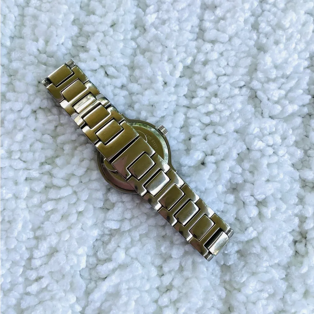 Ladies AUTHENTIC GUCCI DRESS watch 🌹🌹 - Image 10