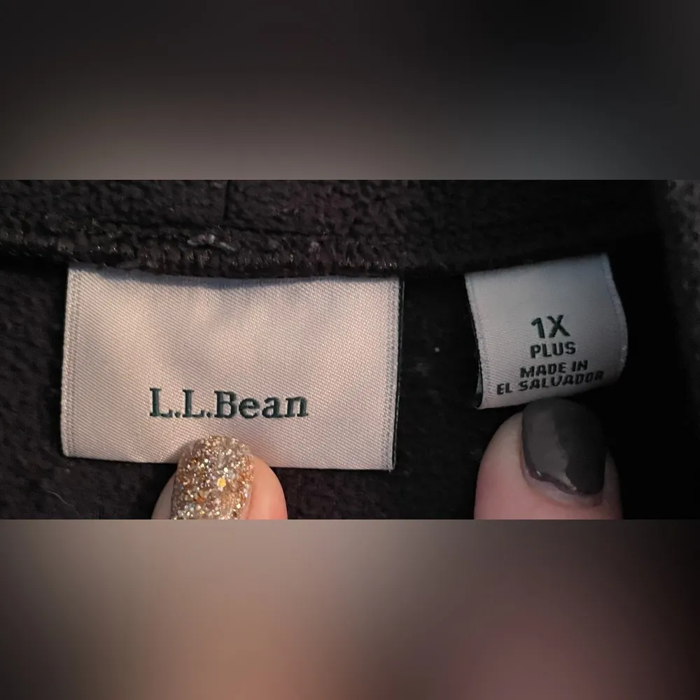 LL Bean women’s black fleecy pullover top with mock next and cross hem; size 1X - Image 4
