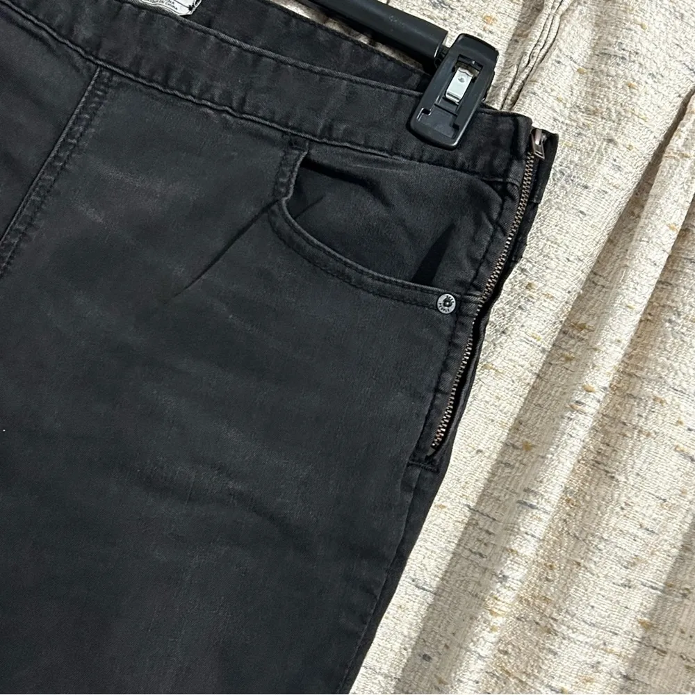 Free People Vintage Black Wash High Waisted Skinny Jeans - Image 2