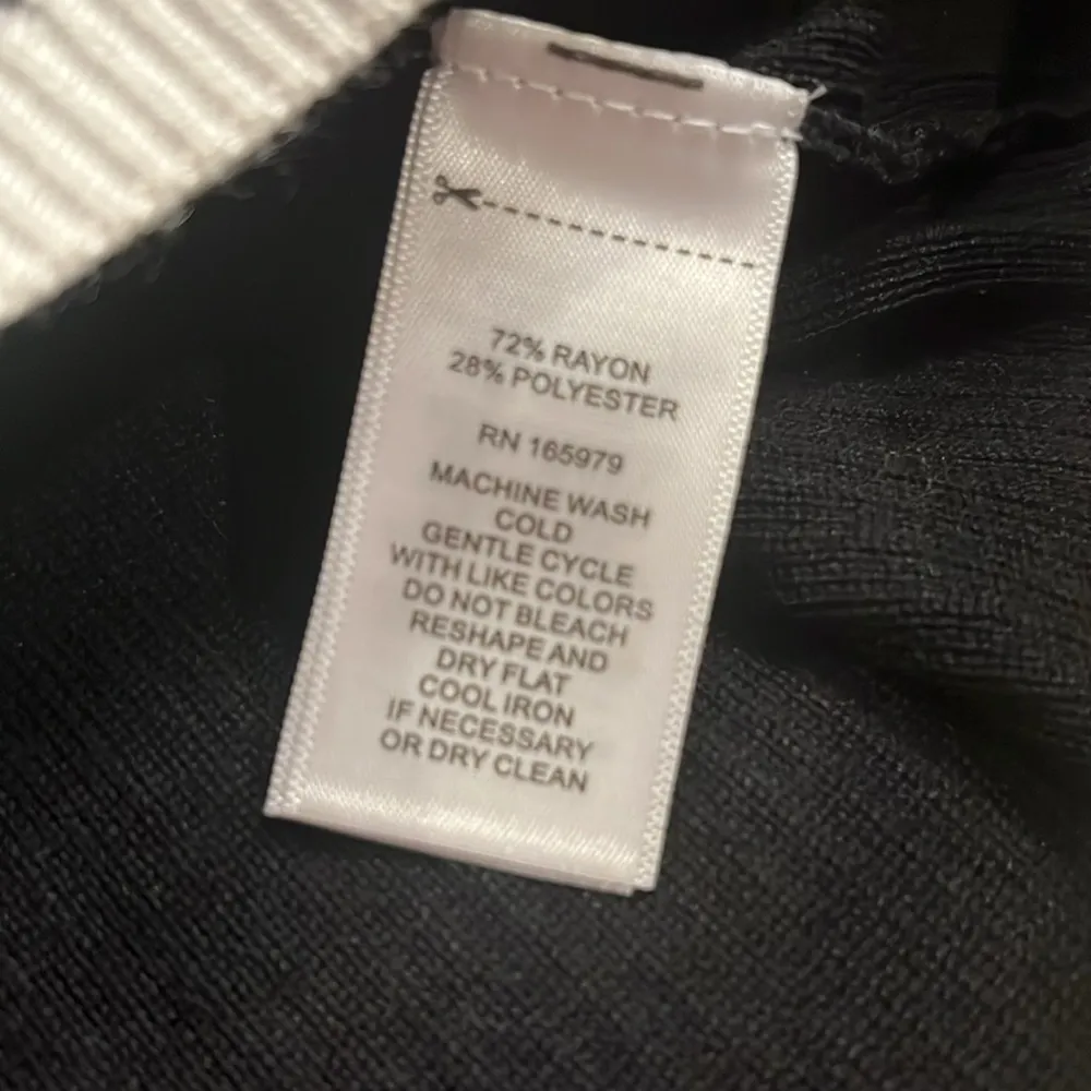 Cable & Gauge ribbed button front sweater with white collar M - Image 7