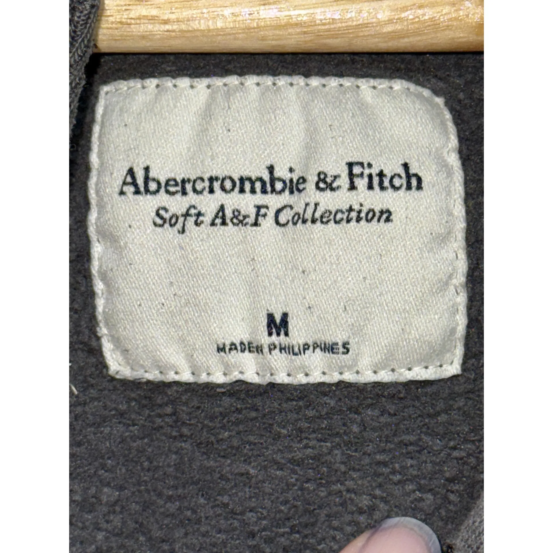 Abercrombie & Fitch Soft AF Gray Fleece Long Sleeve Henley V-Neck Sweater Size M - Image 3