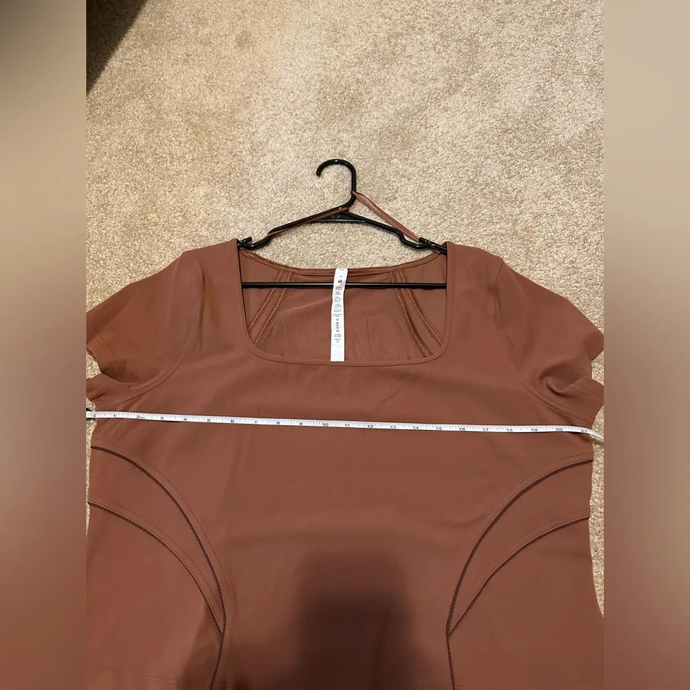Lululemon Square Neck Mesh and Nulu Yoga T-Shirt Size 18 - Image 8