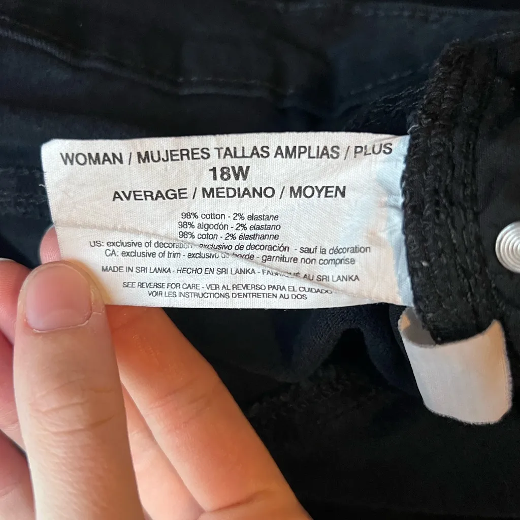 Gloria Vanderbilt Women's Black Relaxed Jeans - Image 4