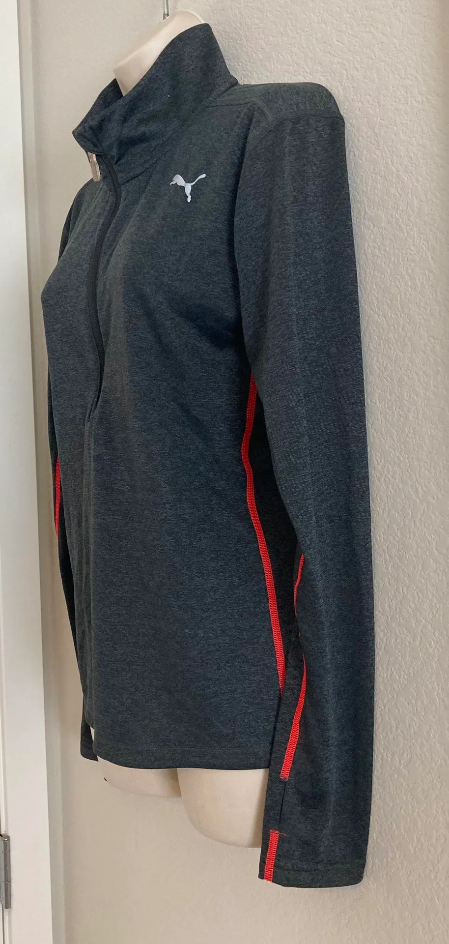NWOT  Dry Cell pullover. Sz M - Image 2