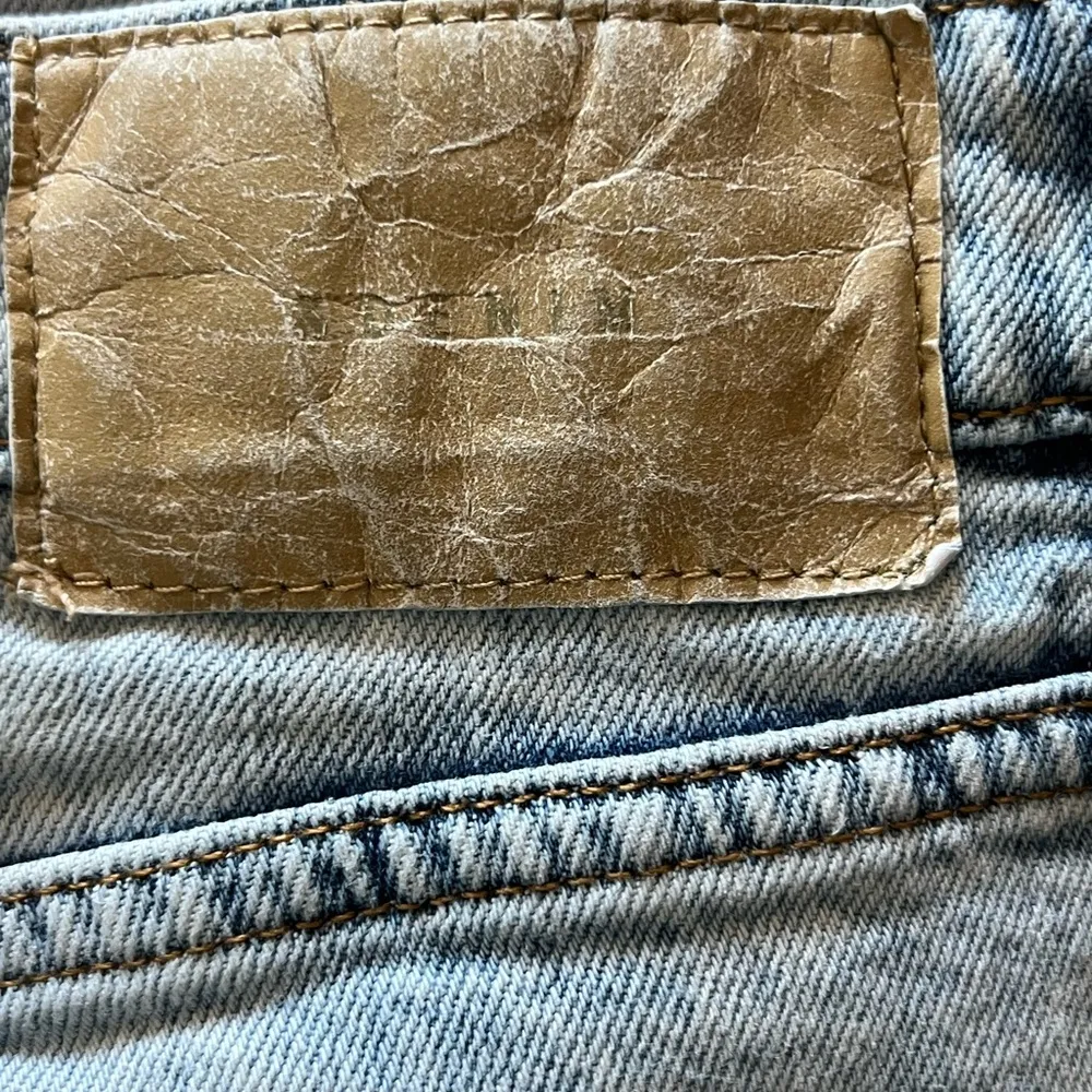 H&M Women’s Distressed Light Blue Ripped Mom Jeans - Image 4