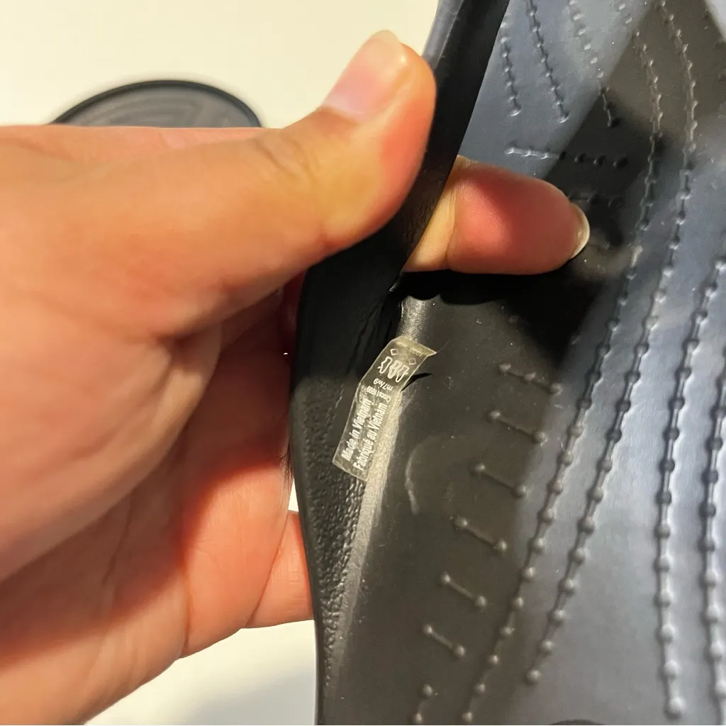 Crocs Baya Flip Thong Sandal Black Unisex Women’s 9 mens 7 - Image 7