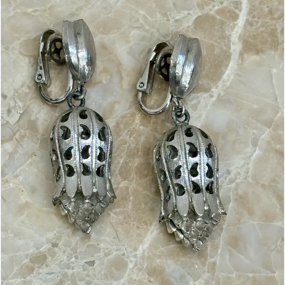 Vintage Signed 70s Rare Silver Tone Swinging Clip On Earrings - Image 6