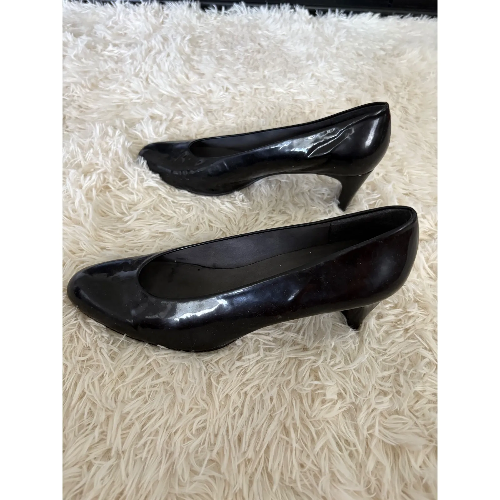 Stuart Weitzman Black Patent Leather Pointed Toe Heels Classic Pumps 9.5‎ - Image 4