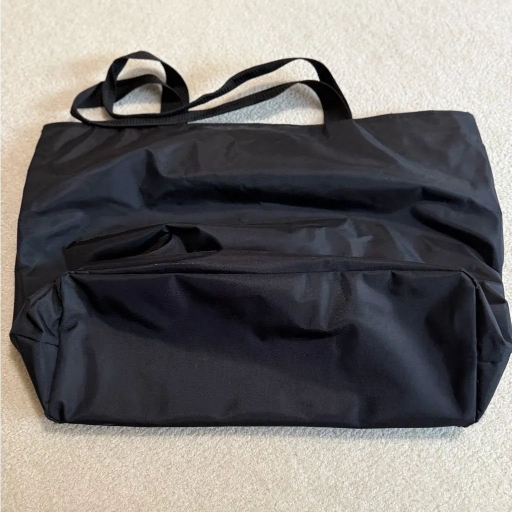Vintage Tote Duffle Bag in Black - Image 5