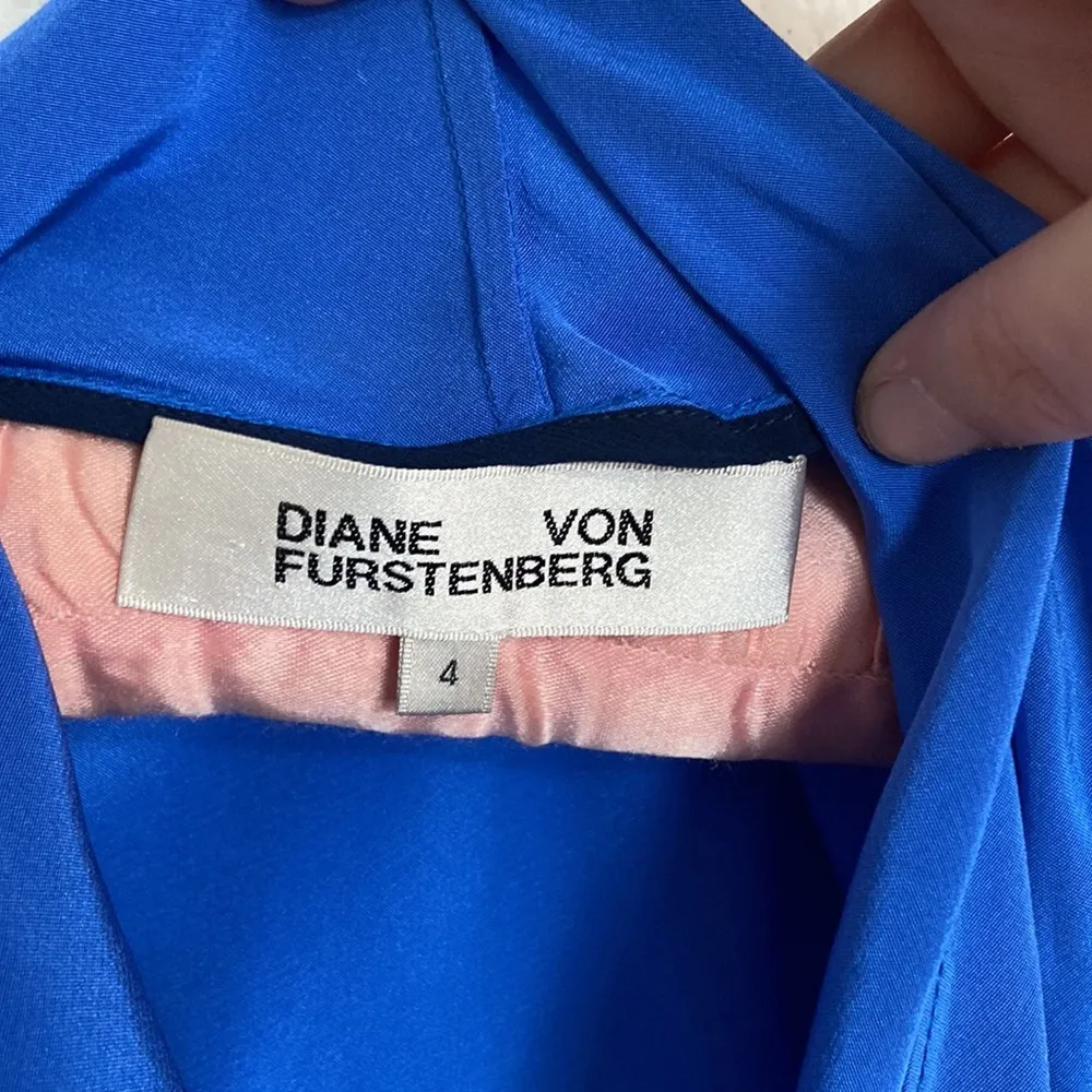 DIANE von Furstenberg Silk Top Cobalt Sz 4 - Image 2