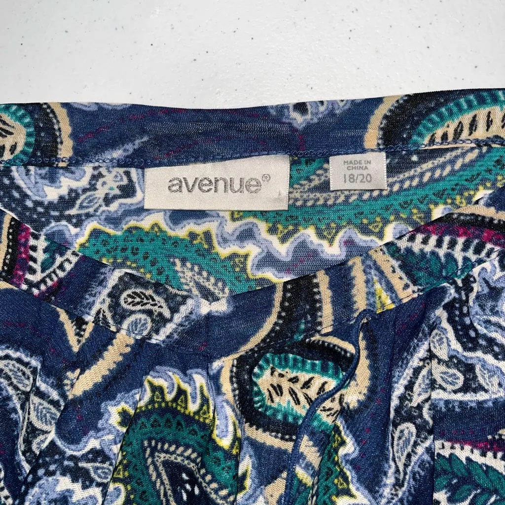 Avenue Paisley Mandala Tank Top Blouse - Image 5