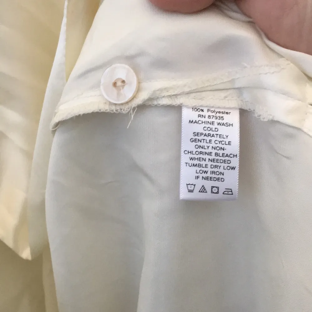 Susan Graver FINAL MARKDOWN Ladies  blouse medium - Image 4