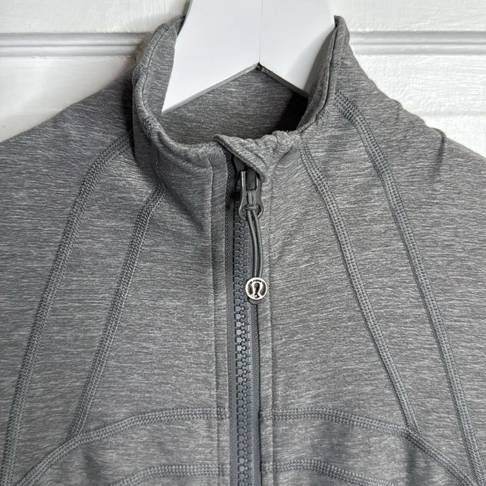 Lululemon Performance Heathered Slate Gray  Define Jacket W1654 Sz 4 - Image 7