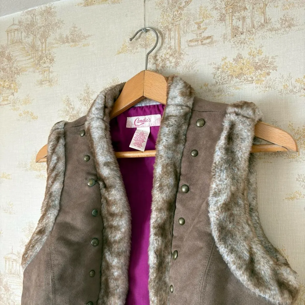Y2k Candie’s brown faux fur studded cropped boho vest - Image 4