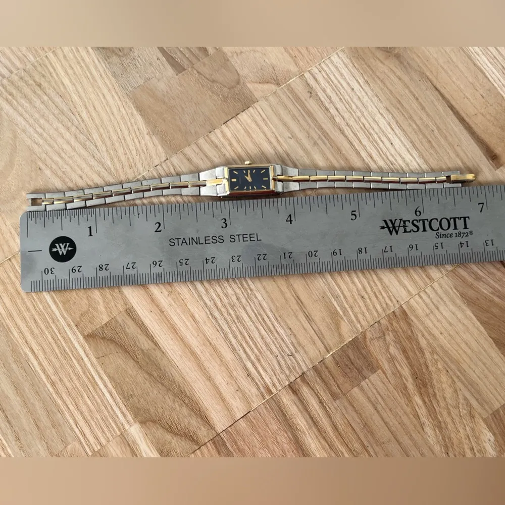 Seiko Rare Luxury Ladies Watch Two-Tone Bracelet Case Blue Rectangular Dial - Image 13