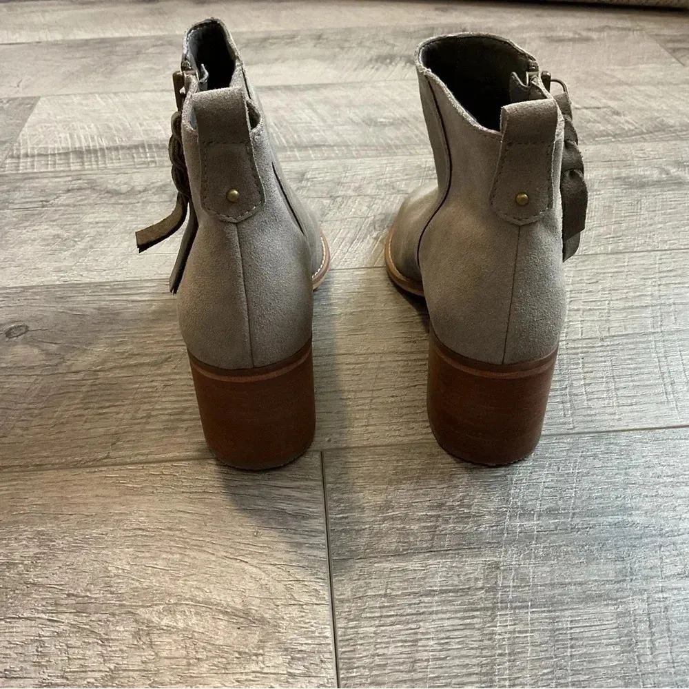 BP. Leather Suede Block Heel Ankle Boot Size 8‎ - Image 4