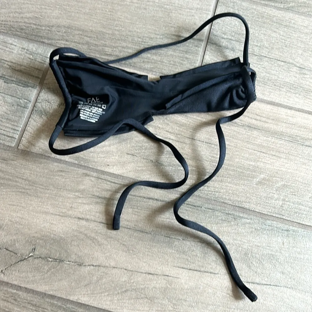 Fae black bikini top - Image 2