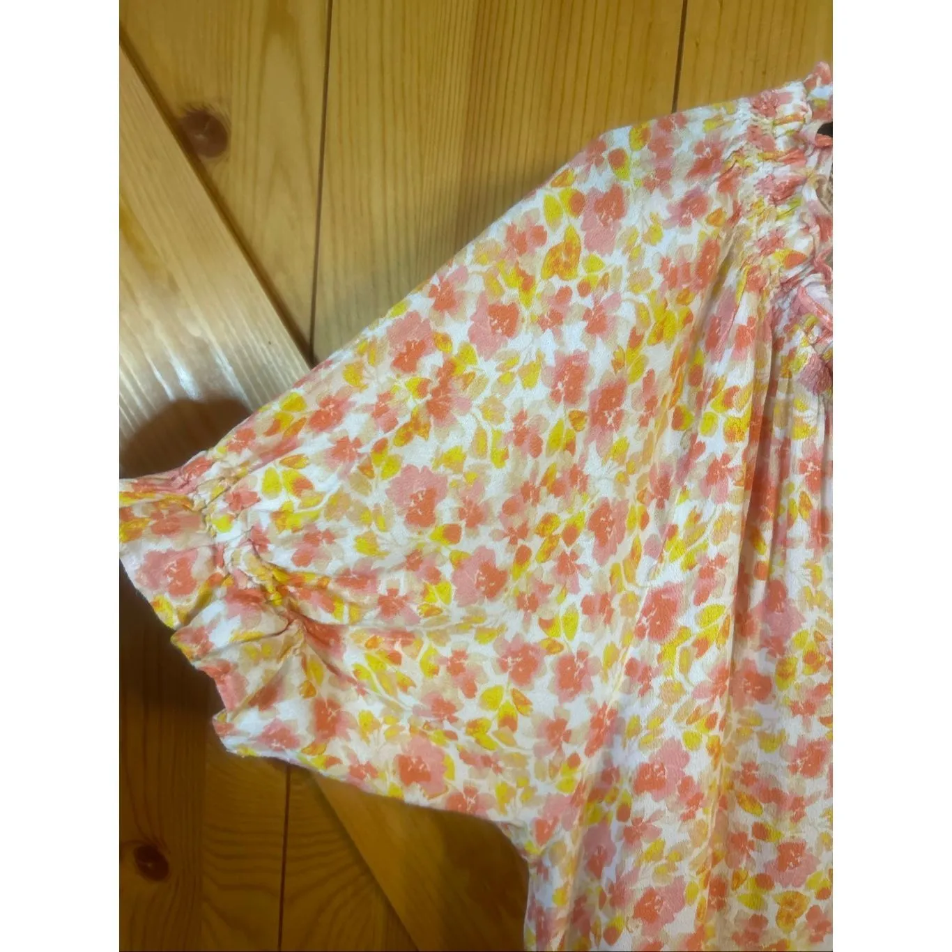 Dear John floral top size Large (5844) Read - Image 2