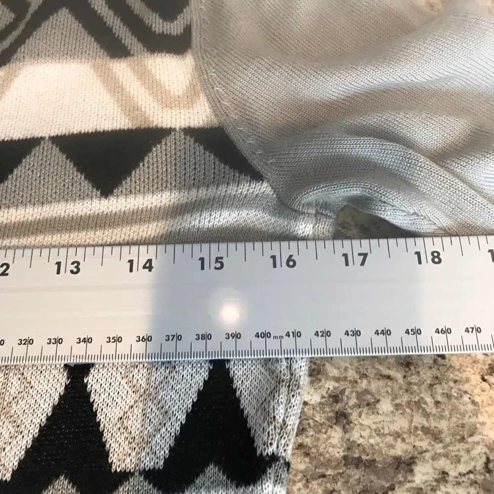 TO Sweaters Medium Geometric Design Black Gray Brown Cream - Image 6