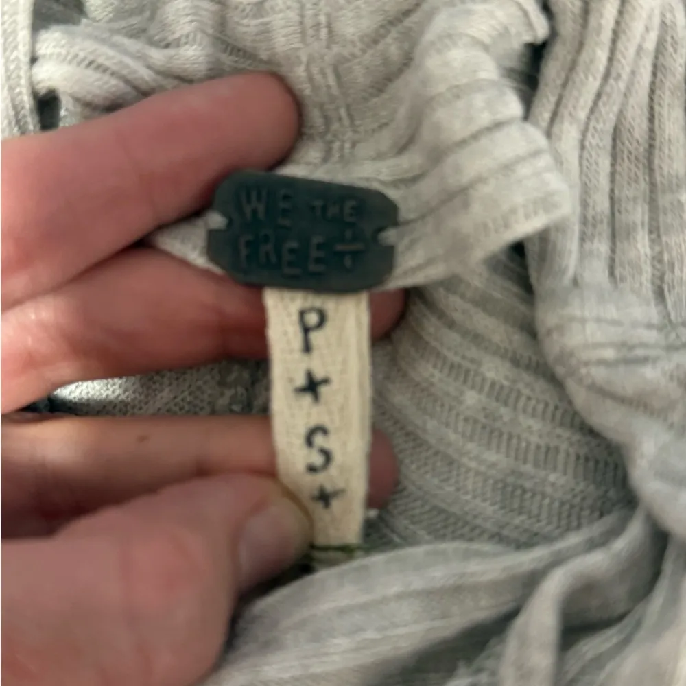 We The Free Light Gray Tunic Top - Image 4