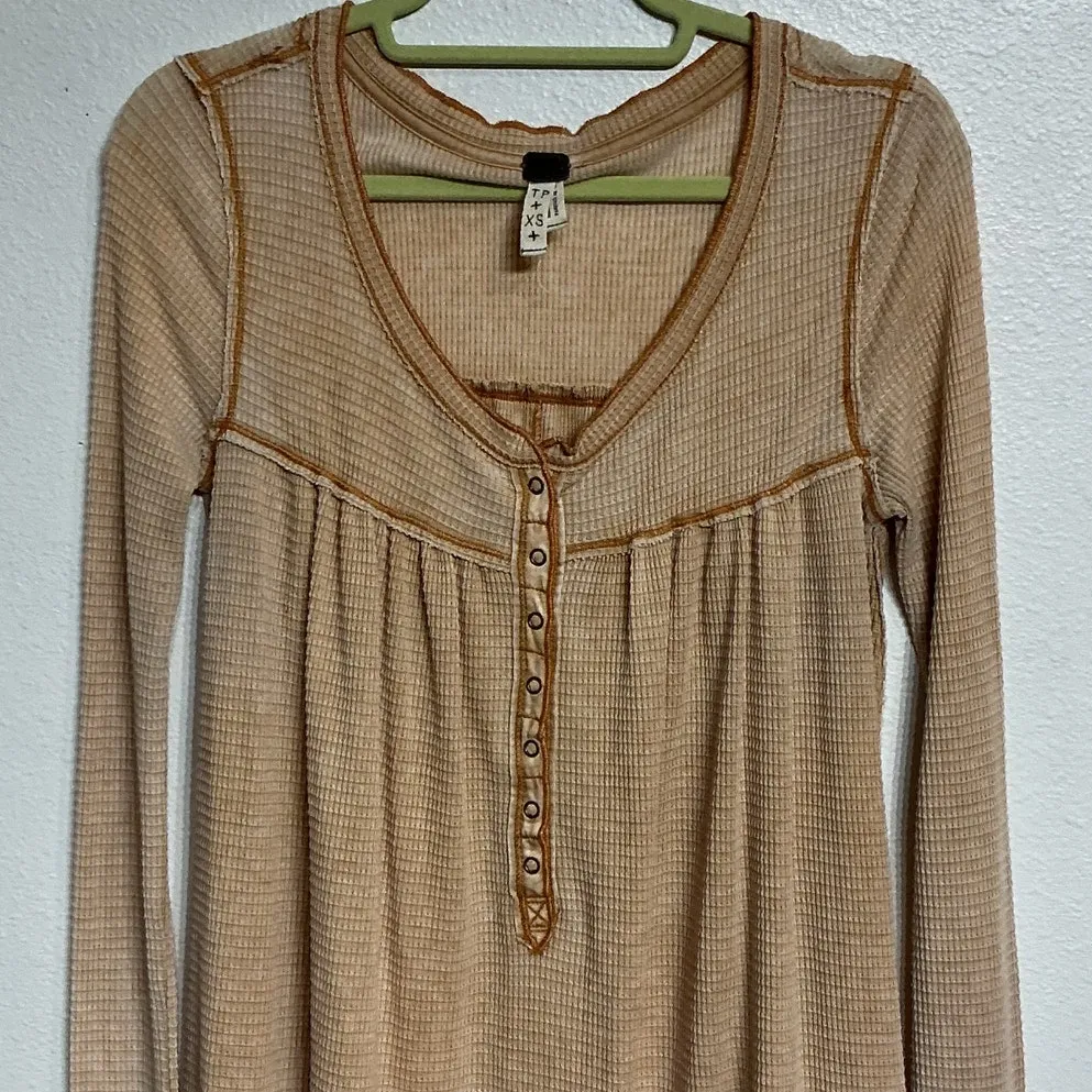 We the Free by Free People Khaki Tan Kai Henley Thermal Top Sz XS - Image 3