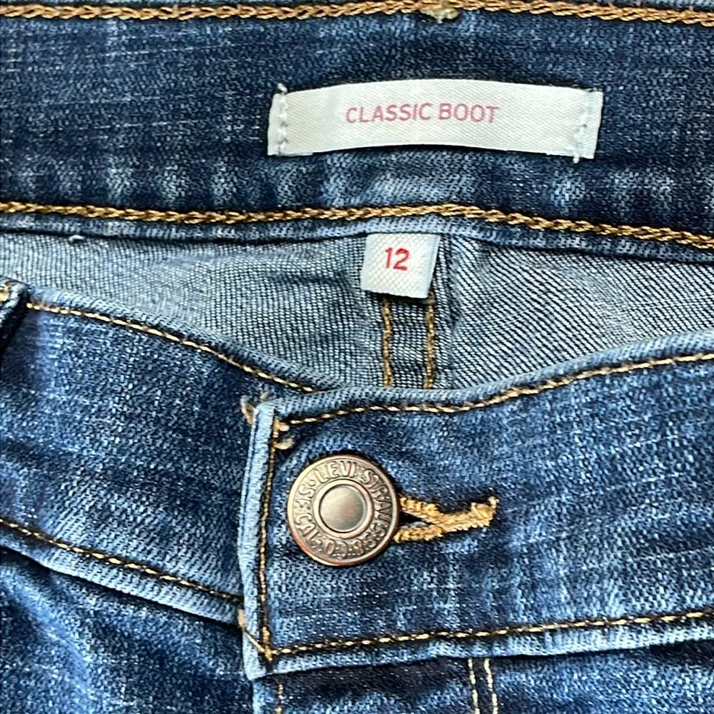 Levi’s Classic Boot Jeans Size 12 - Image 9