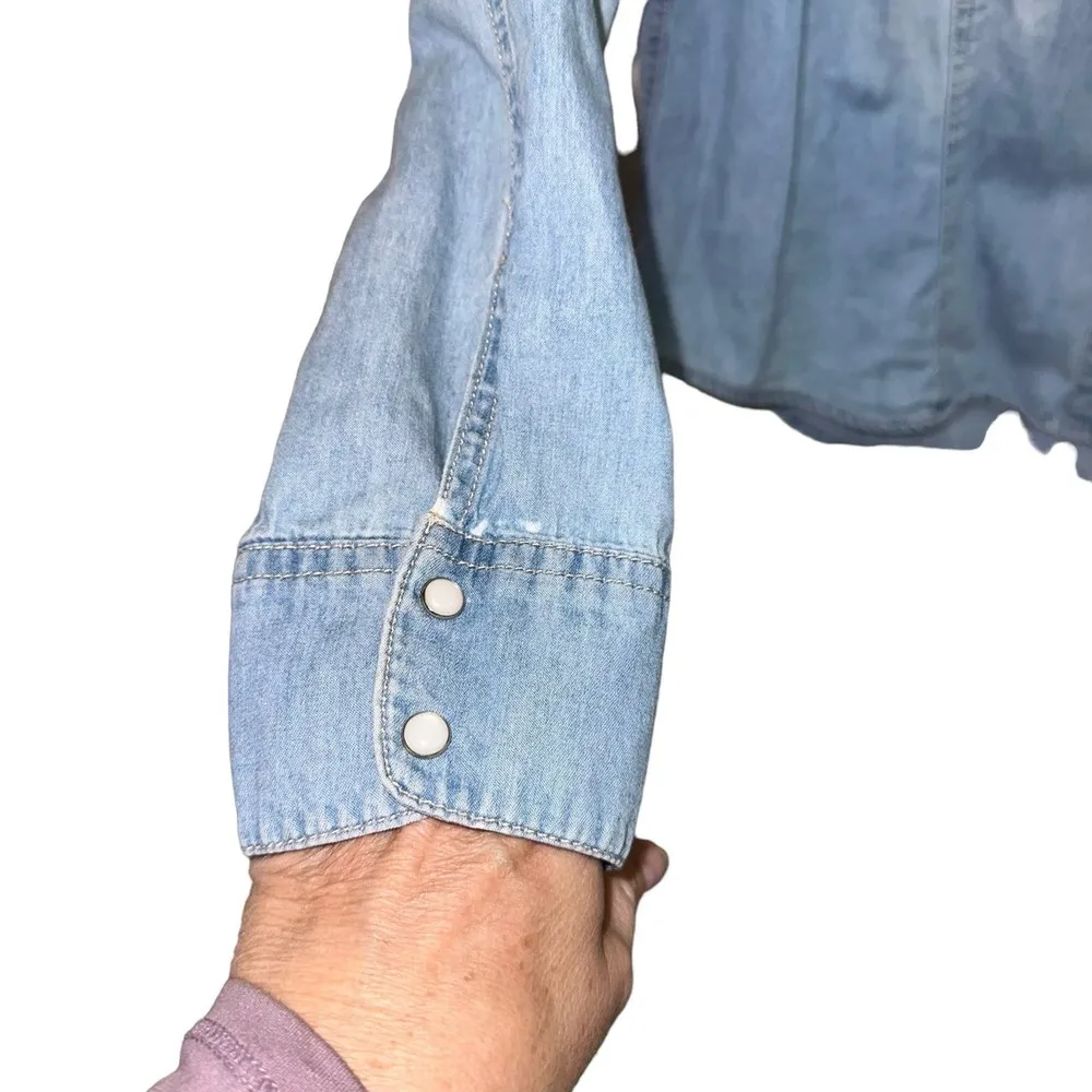 Acive USA Blue Faded Tabbed Sleeve Snap Button Down Top - Image 2