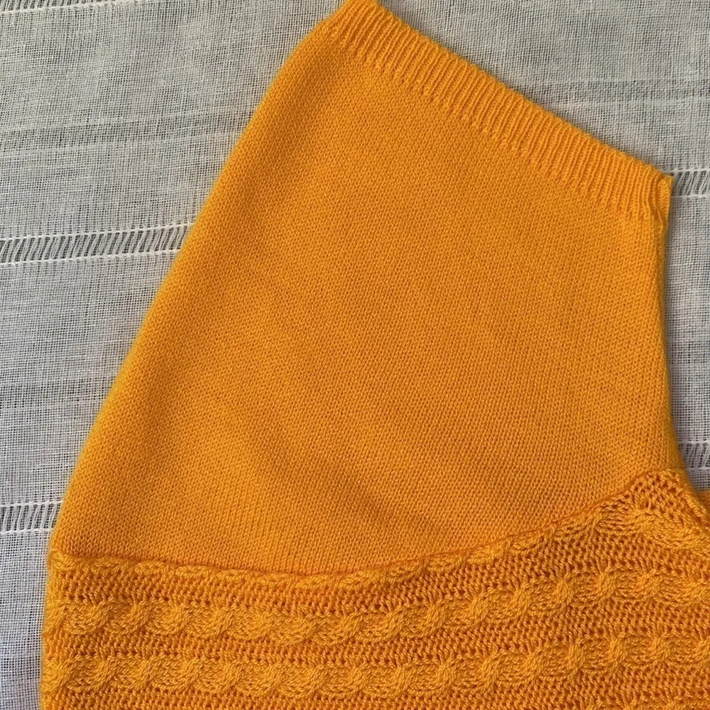 Vintage shirt sleeves marigold yellow crew neck sweater. Size M - Image 5