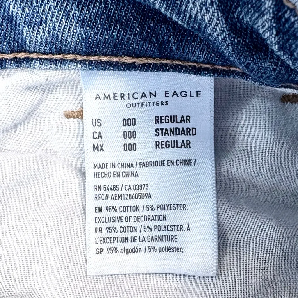 American Eagle Ripped Mom Jeans in Cool Classic Size 000 - Image 12